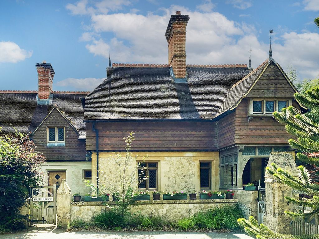 Property photo 1 of 19