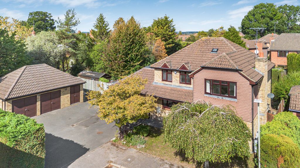Property photo 1 of 32