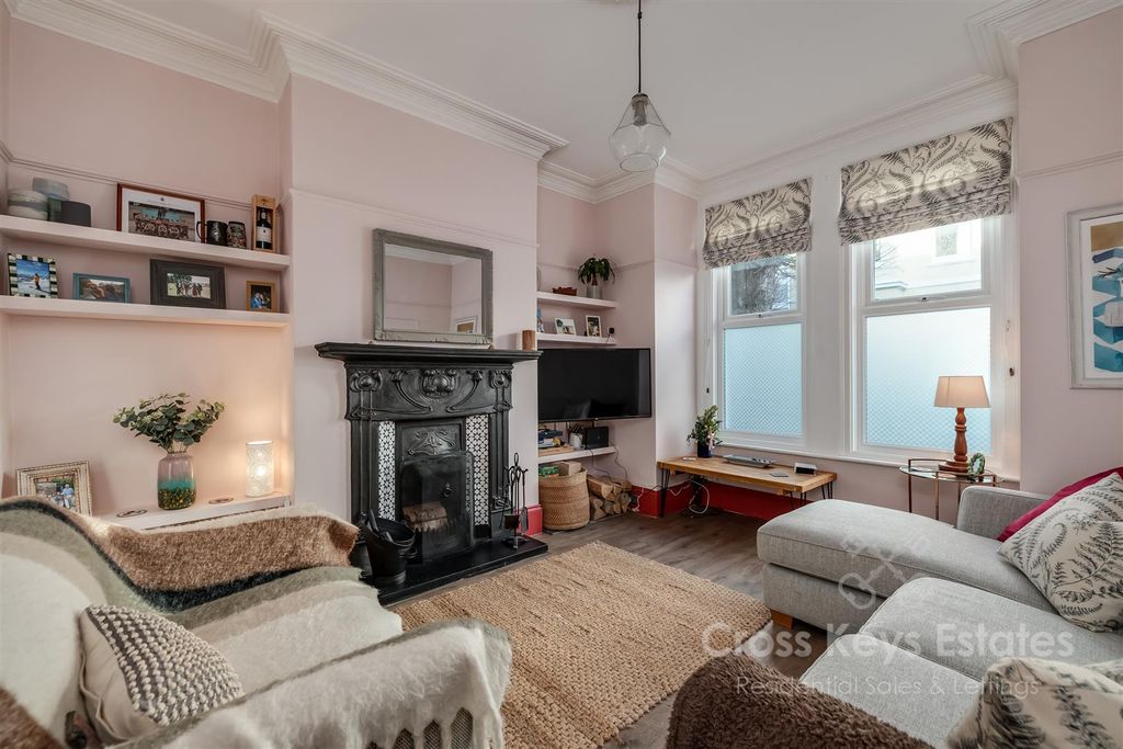 Property photo 3 of 26 Sitting Room