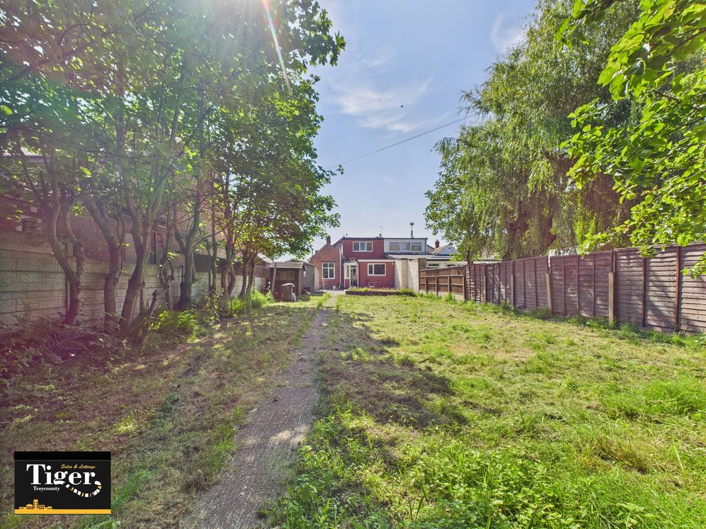 Property photo 2 of 27 Cam03440G0-Pr0346-Still027