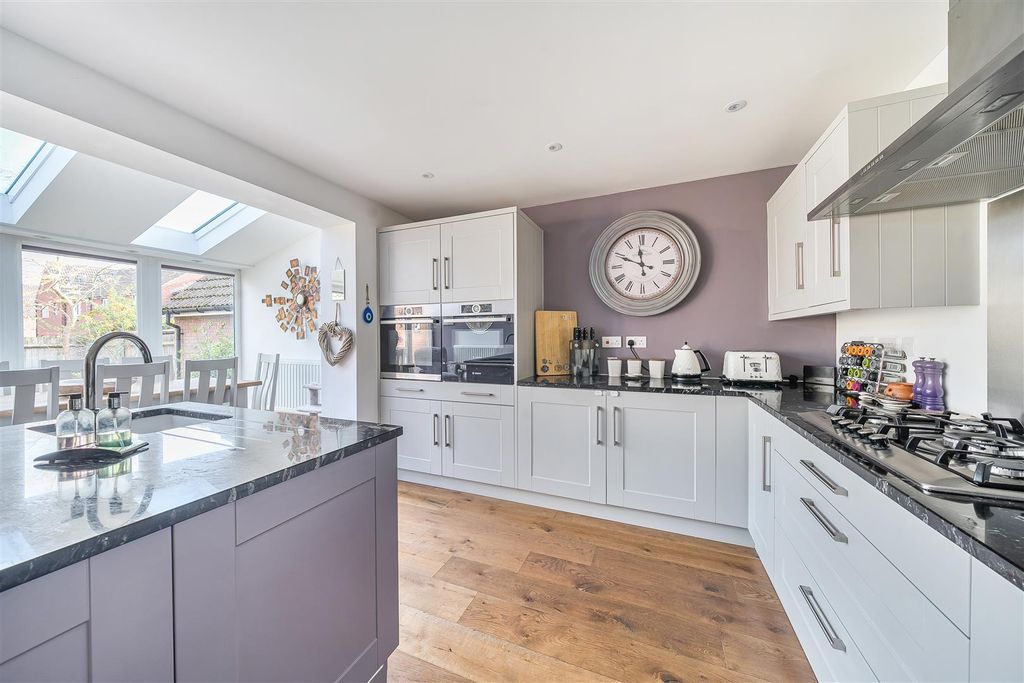 Property photo 3 of 21 1376464-20-690E034ce3870.Jpg