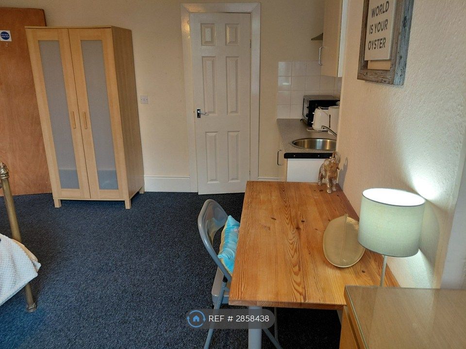 Property photo 3 of 9 Dining/ Study Space