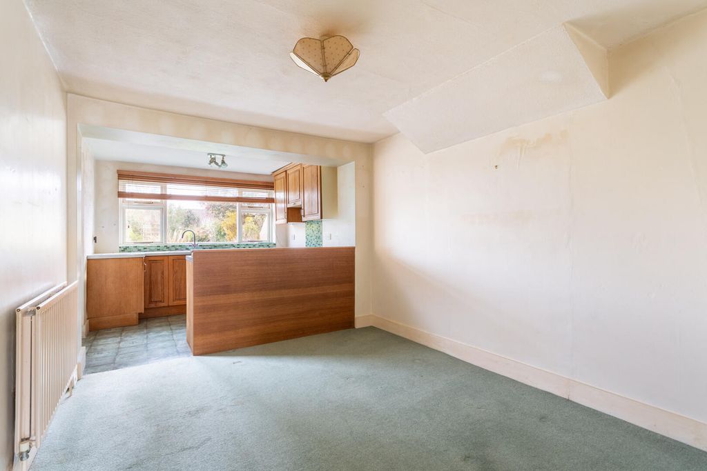 Property photo 3 of 15 Kitchen