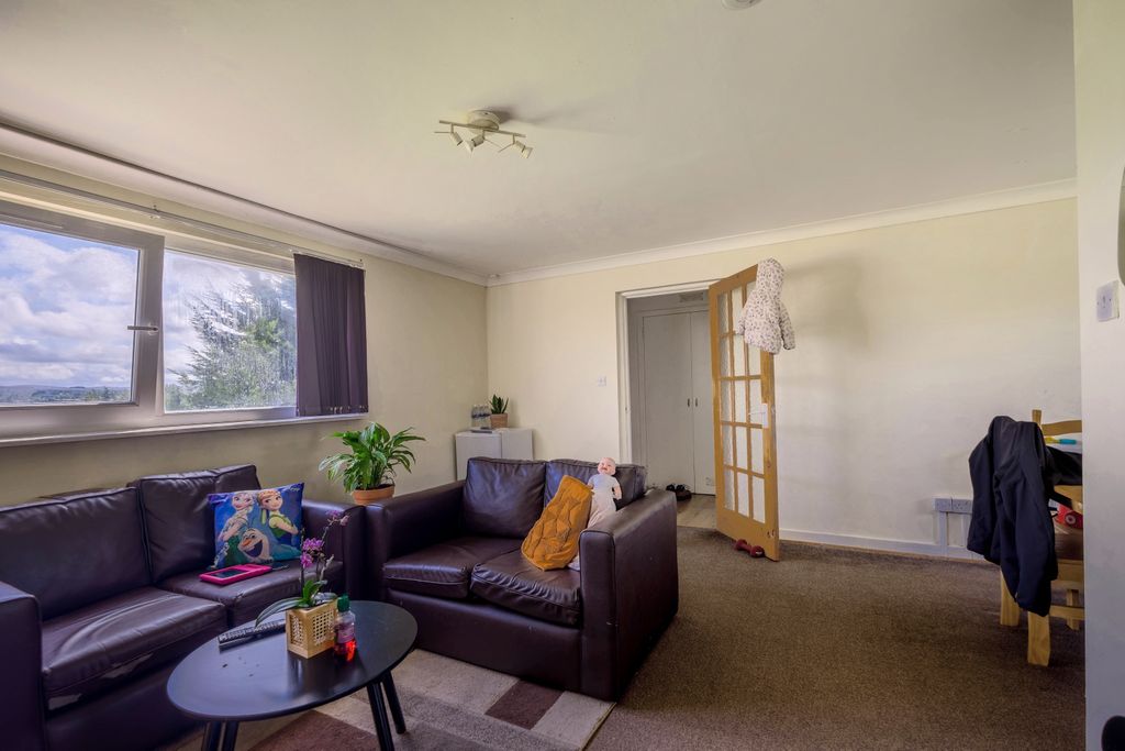 Property photo 3 of 26