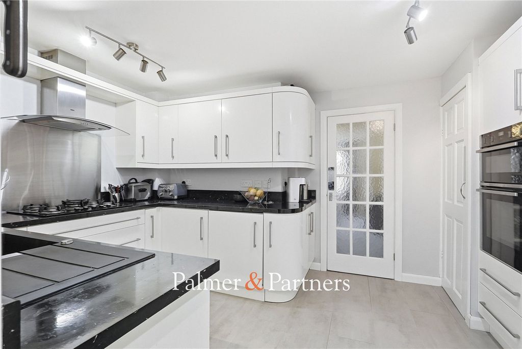 Property photo 2 of 25 Picture No. 09