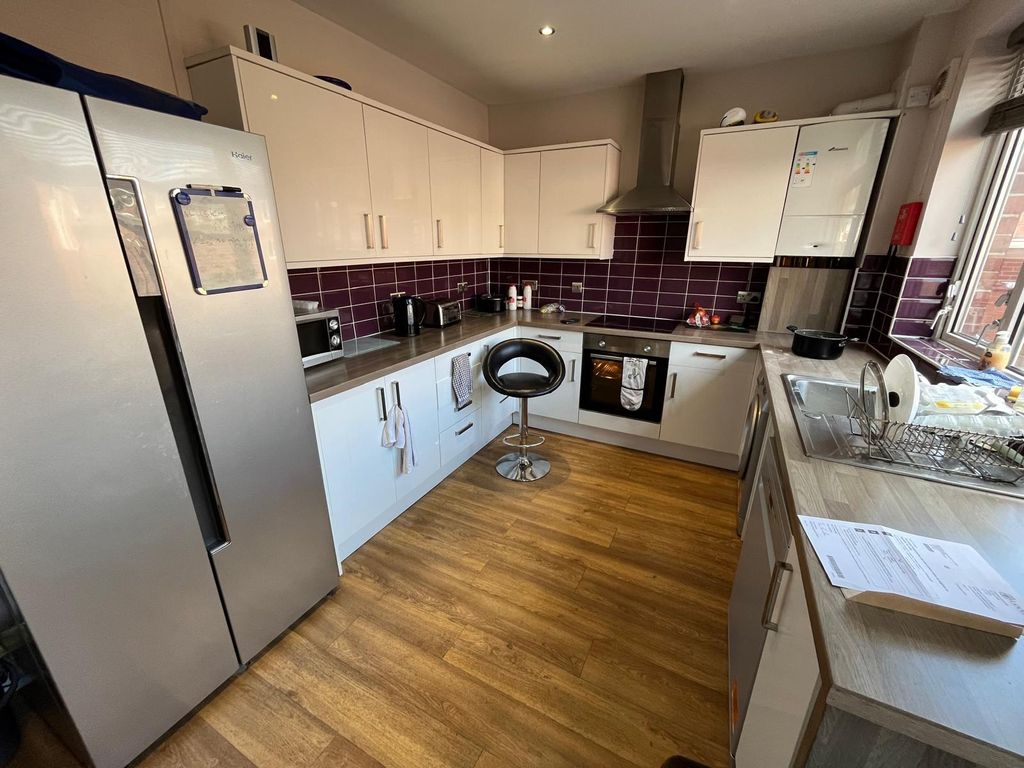 Property photo 1 of 3