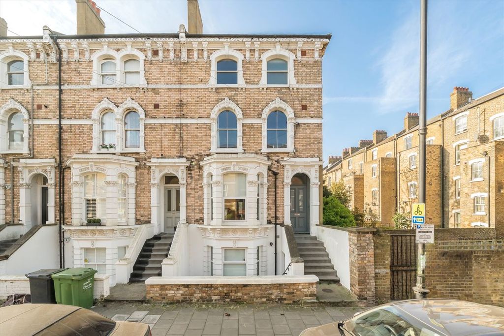 Property photo 1 of 11