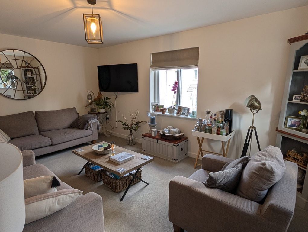 Property photo 2 of 24