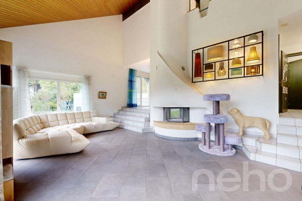 Property photo 2 of 12