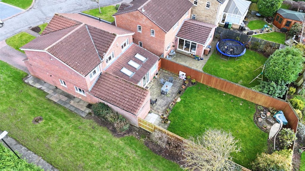 Property photo 2 of 37 Outside