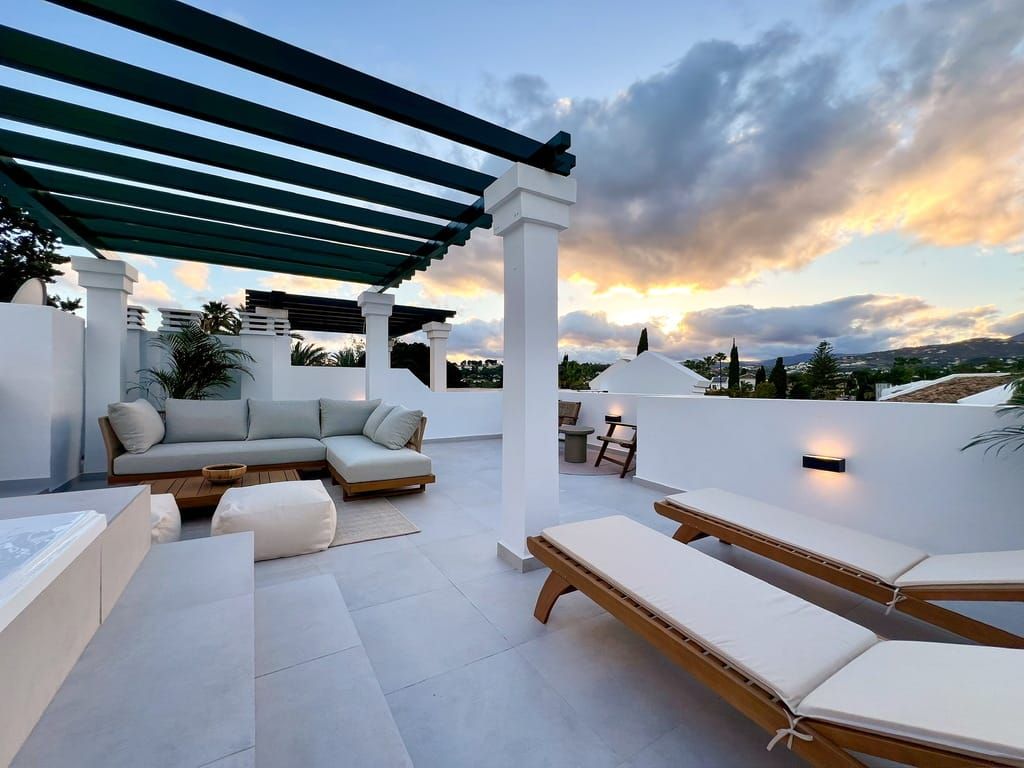 Property photo 3 of 26 Nueva Andalucia Apartment Esmara394 3