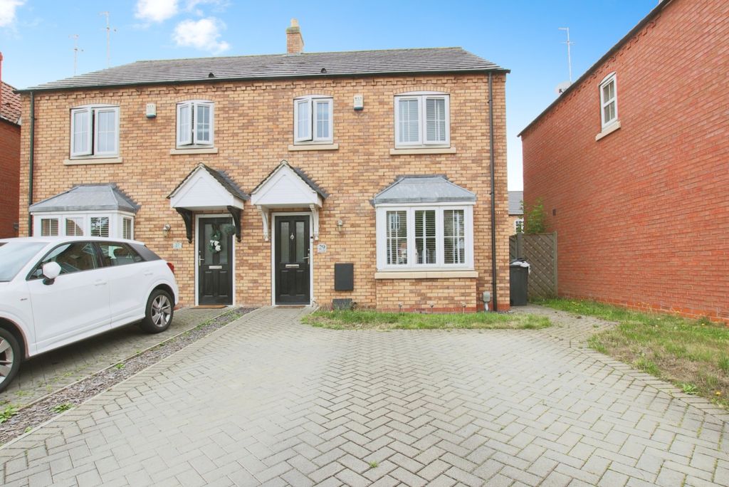 Property photo 1 of 12 4370120