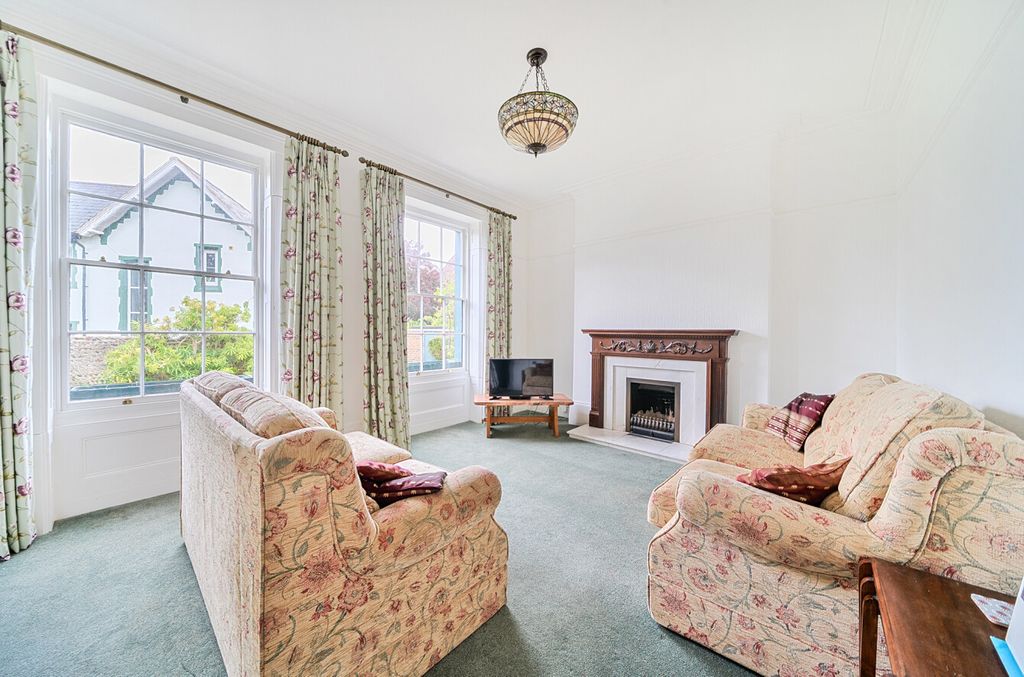 Property photo 2 of 14 1469450-54-6A2A7c...