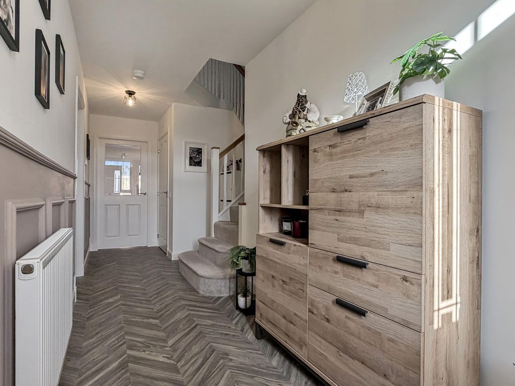 Property photo 2 of 36 Hallway