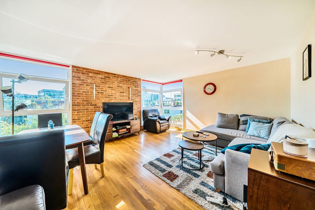 Property photo 3 of 11 1494816-13-6A58A3...
