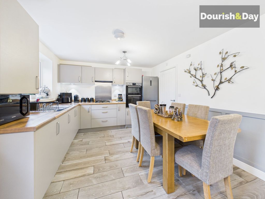 Property photo 2 of 25 Kitchen/Dining Room