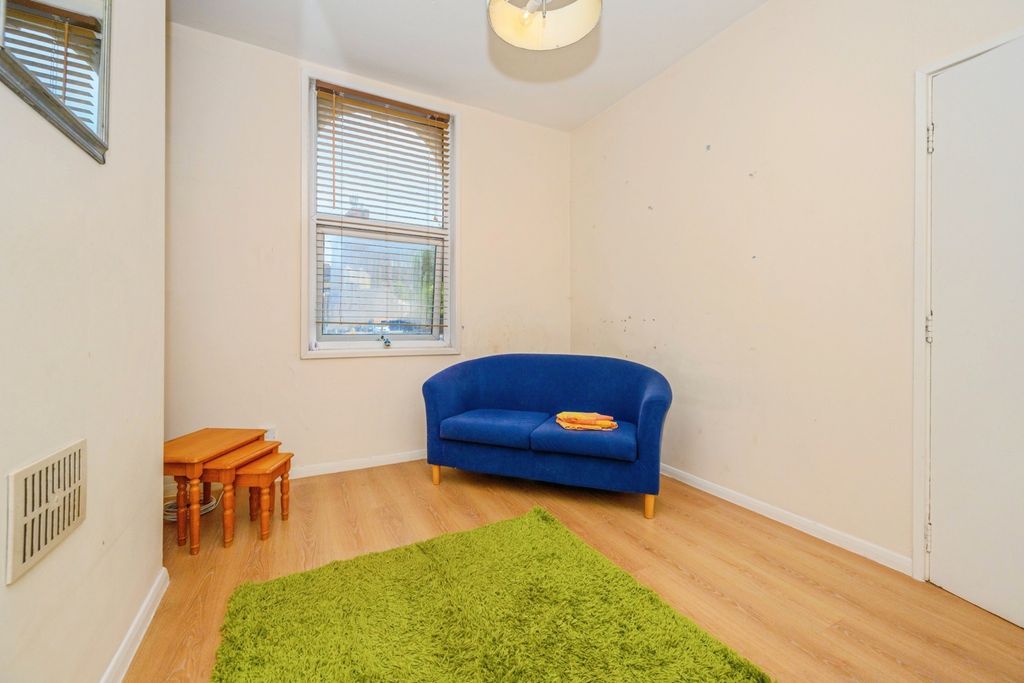 Property photo 2 of 17 Photo