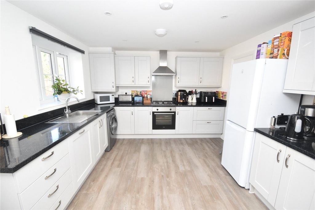Property photo 3 of 15 Kitchen