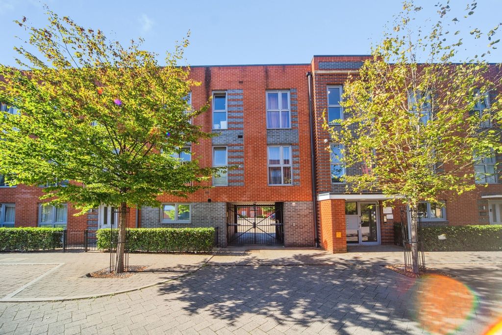 Property photo 1 of 15 Pbox-Img.Jpg