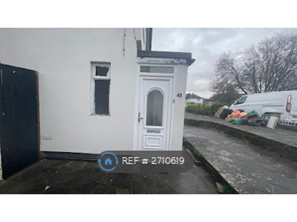 Property photo 1 of 15 Main Door