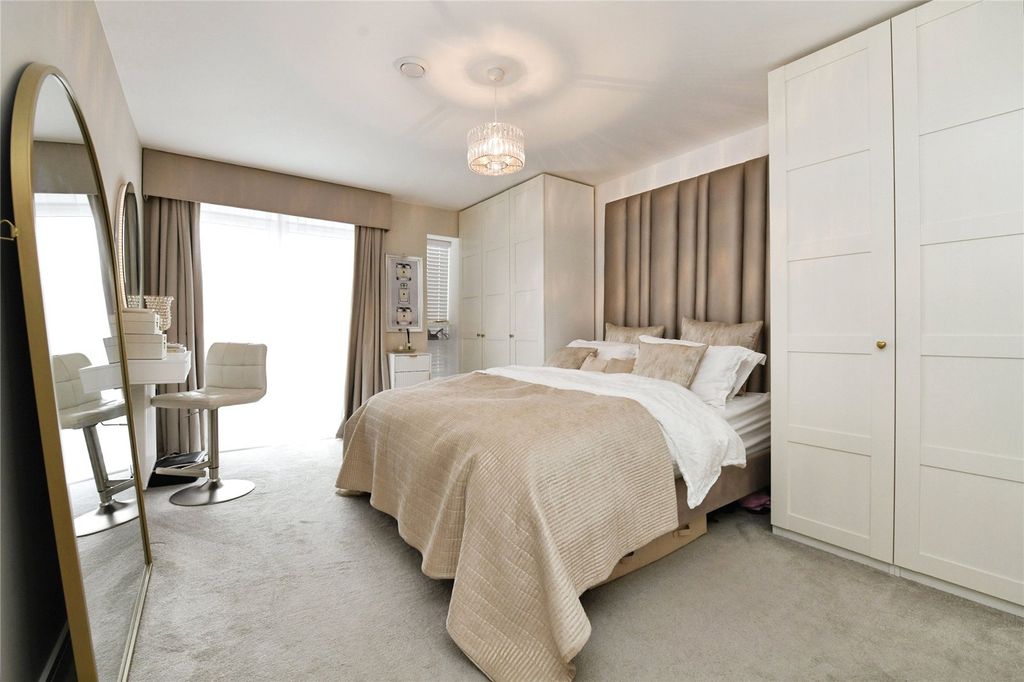 Property photo 3 of 13 Interior