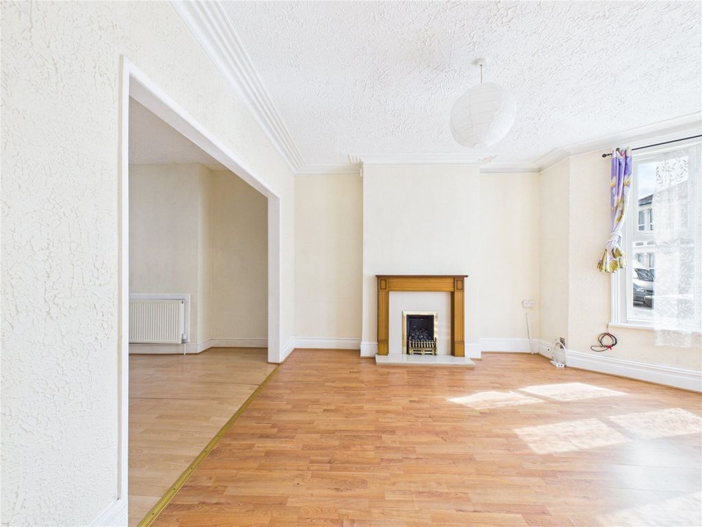 Property photo 3 of 17 Picture No. 20