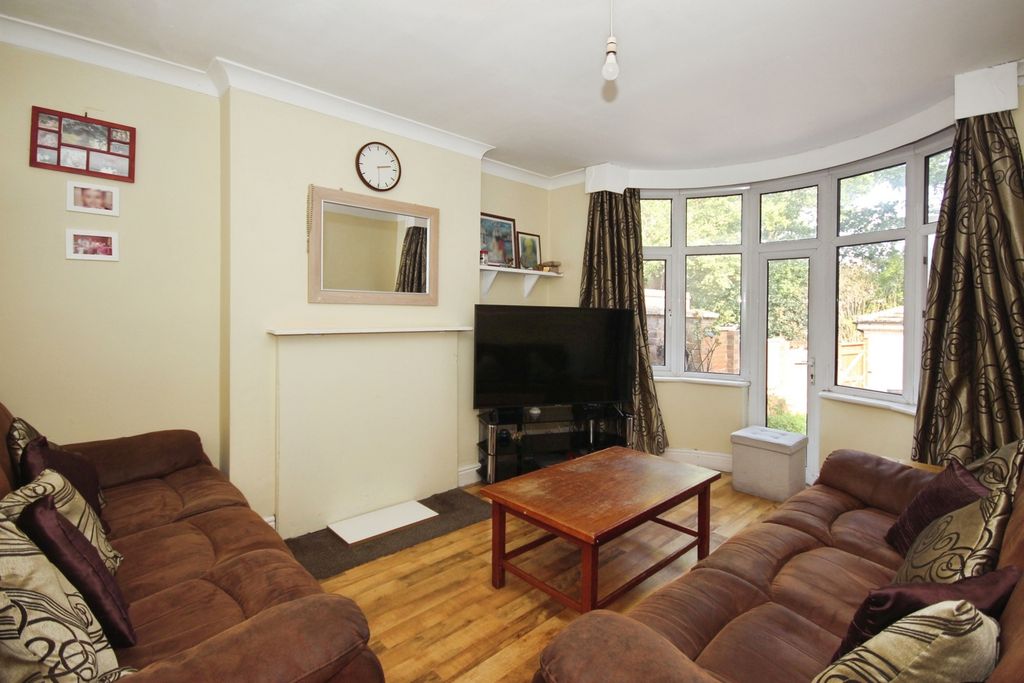 Property photo 3 of 16 Photo