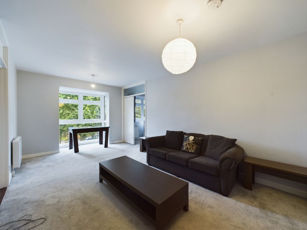 Property photo 3 of 10 Cam02538G0-Pr0332-Still005