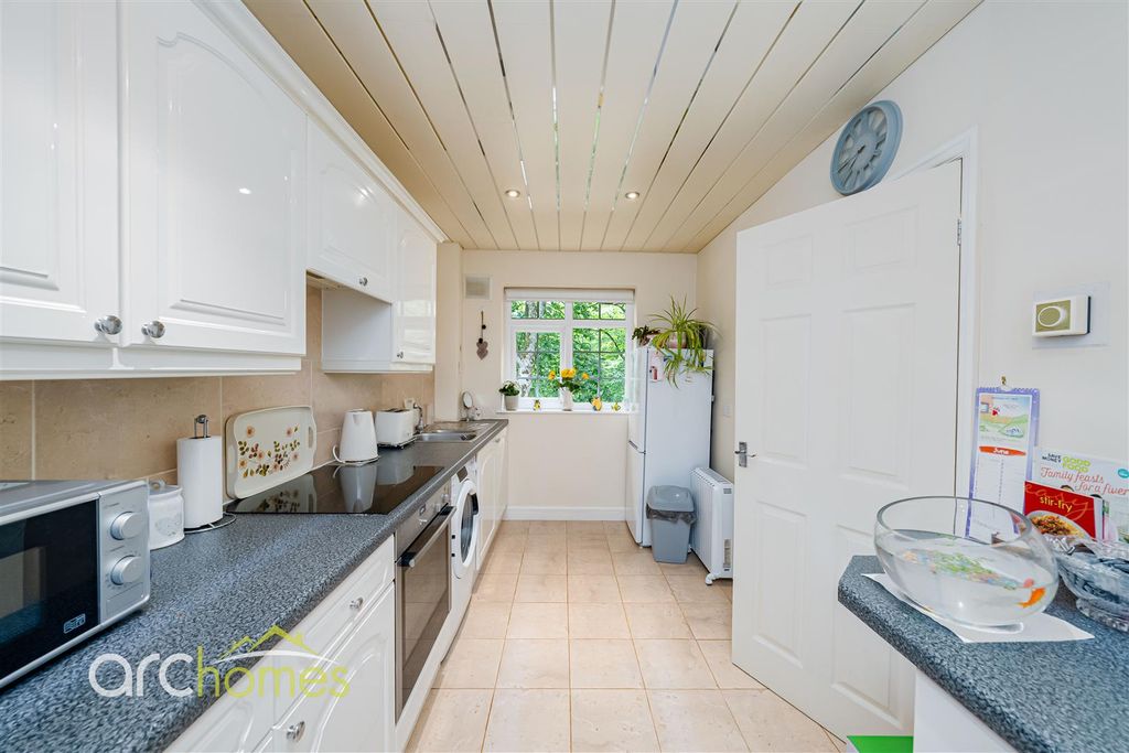 Property photo 3 of 27 Penington-10.Jpg