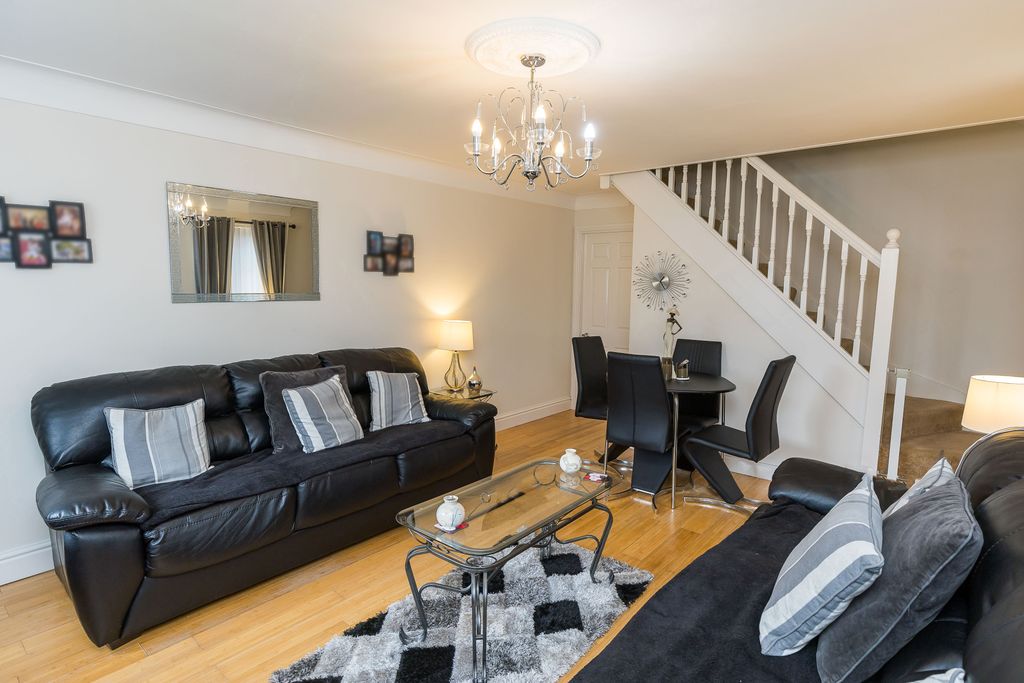 Property photo 3 of 11 New Lounge 2