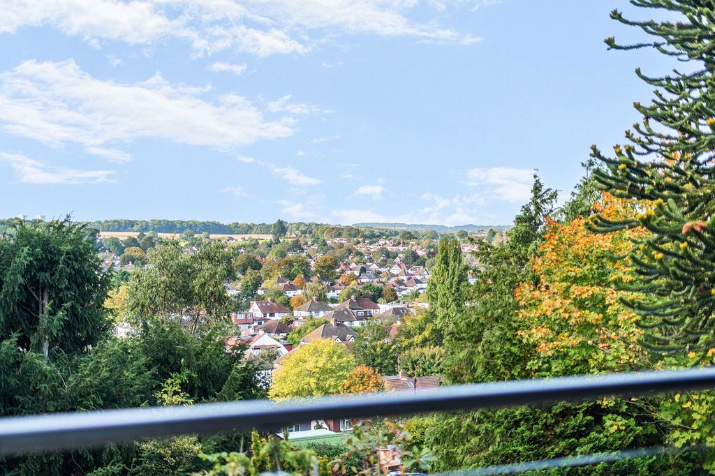 Property photo 3 of 33