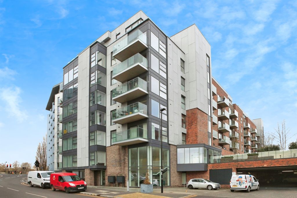 Property photo 1 of 11