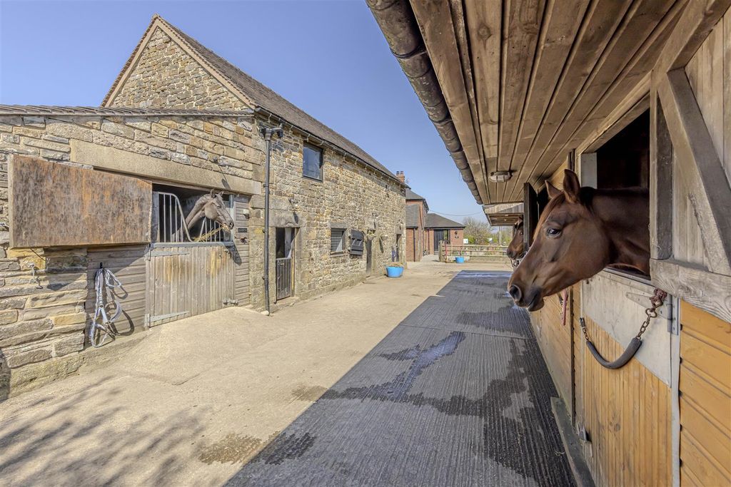 Property photo 2 of 75 Stone Detached Building