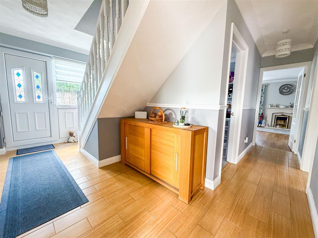 Property photo 2 of 33 Entrance Hallway