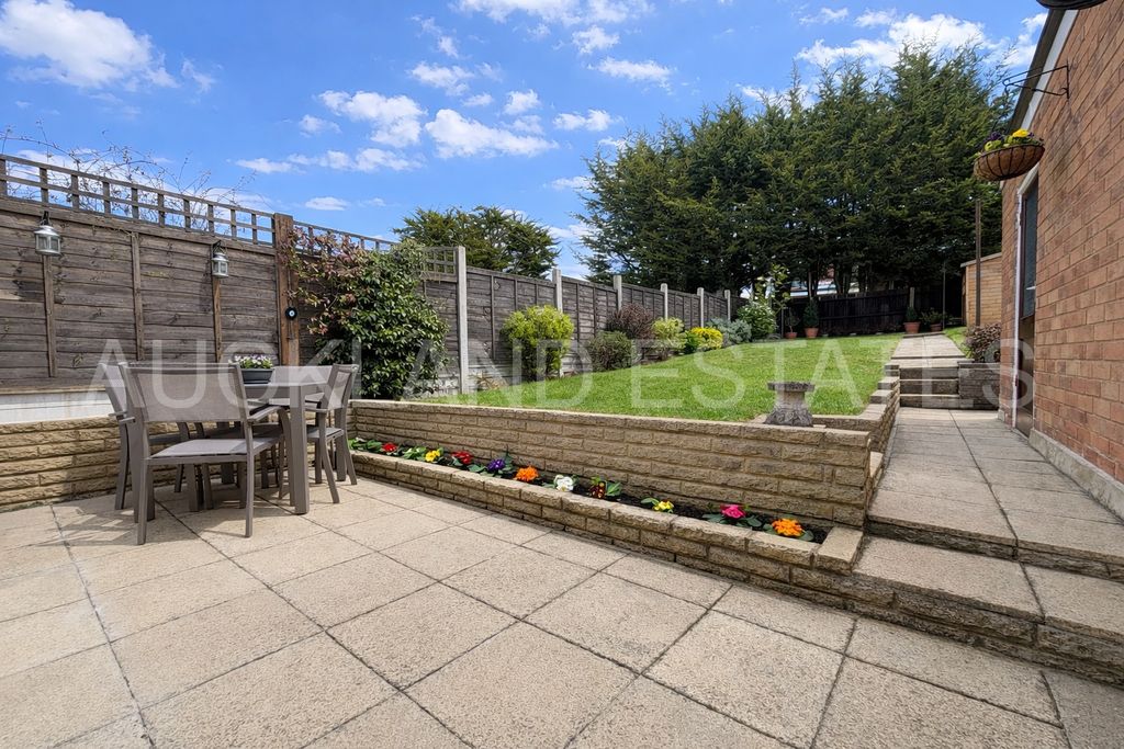 Property photo 2 of 23 Image00002