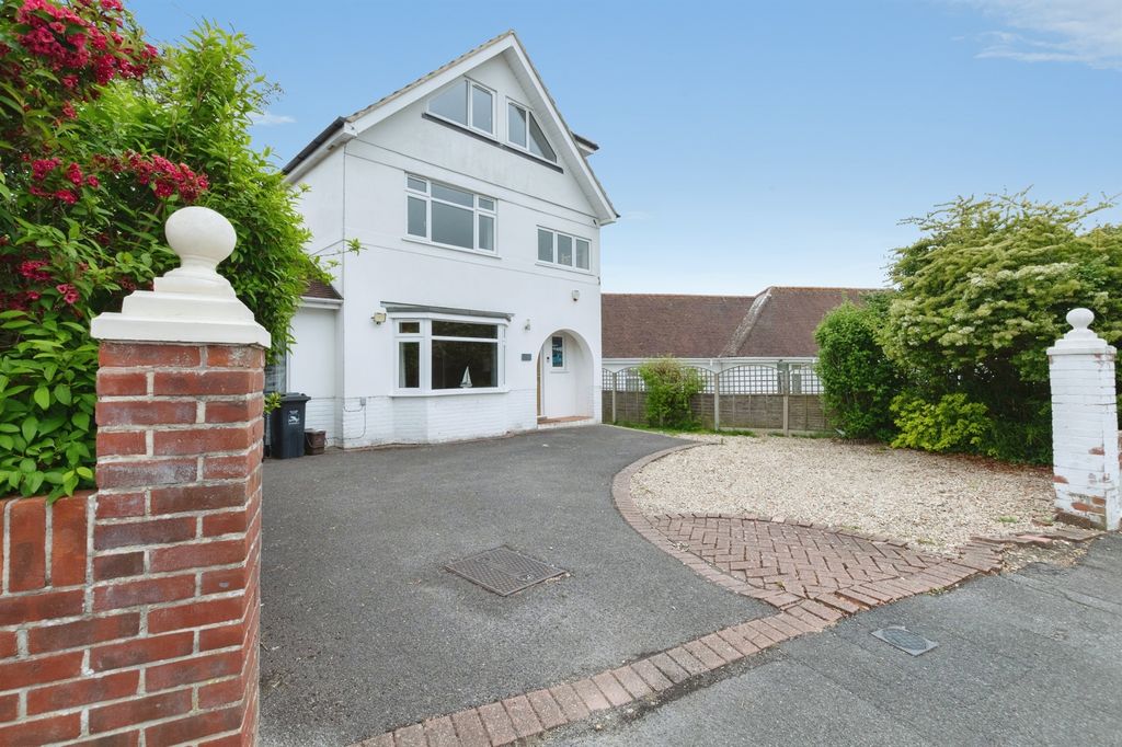 Property photo 2 of 23