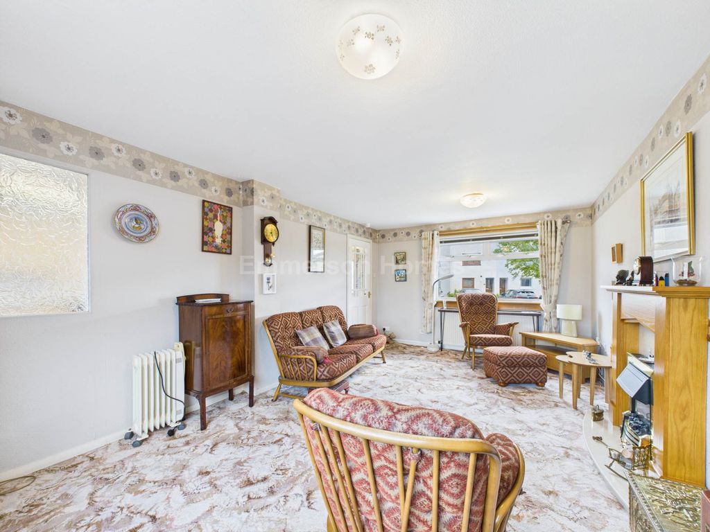Property photo 3 of 15