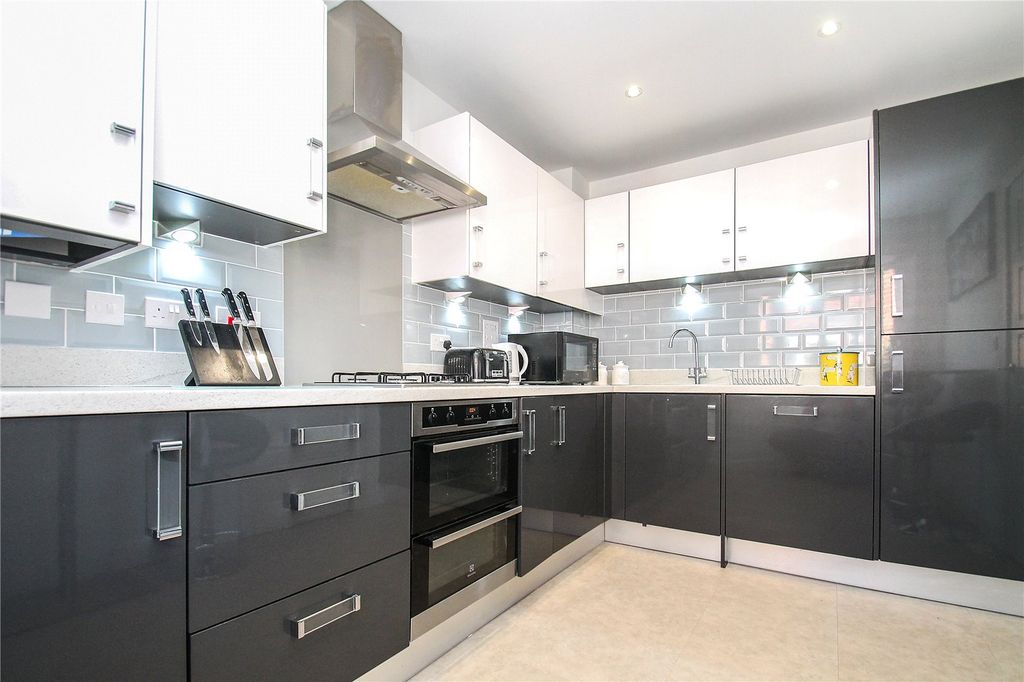 Property photo 2 of 13 Kitchen