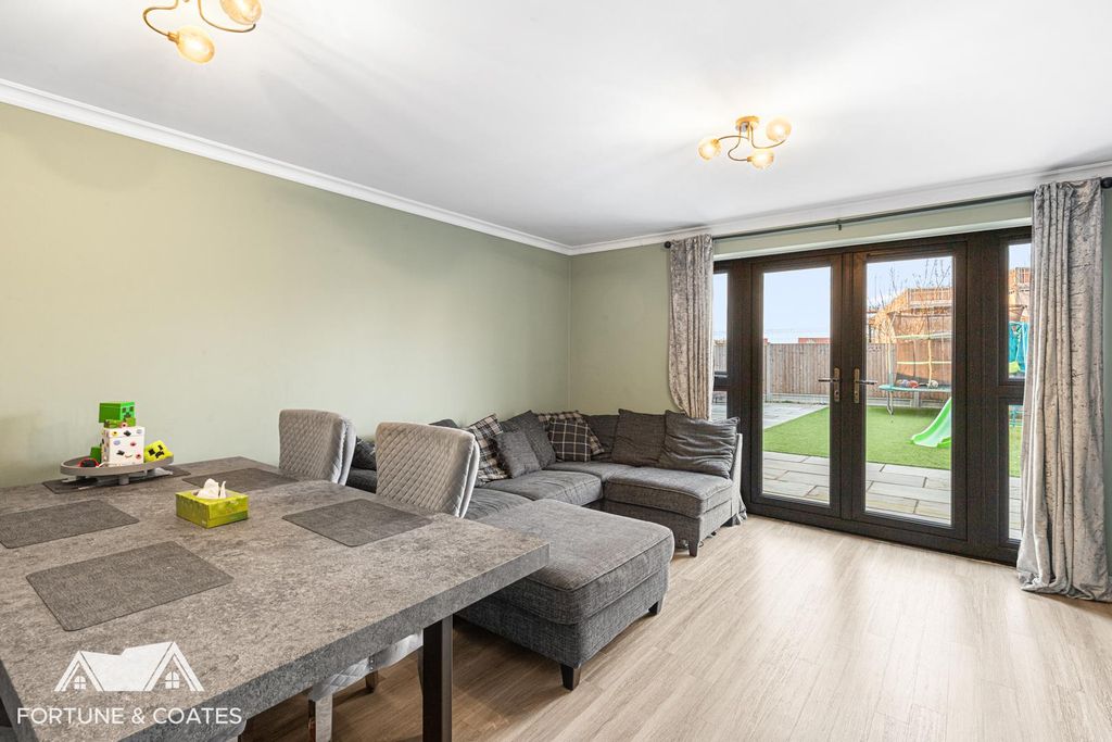 Property photo 3 of 23 Blackthorndrive_15.Jpg