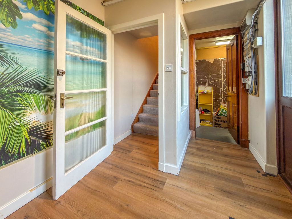 Property photo 2 of 34