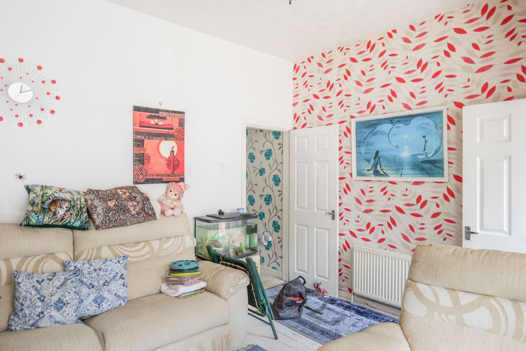 Property photo 3 of 25
