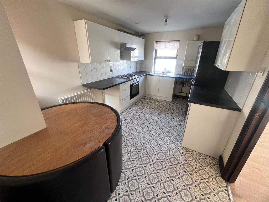 Property photo 2 of 10 3.Jpeg