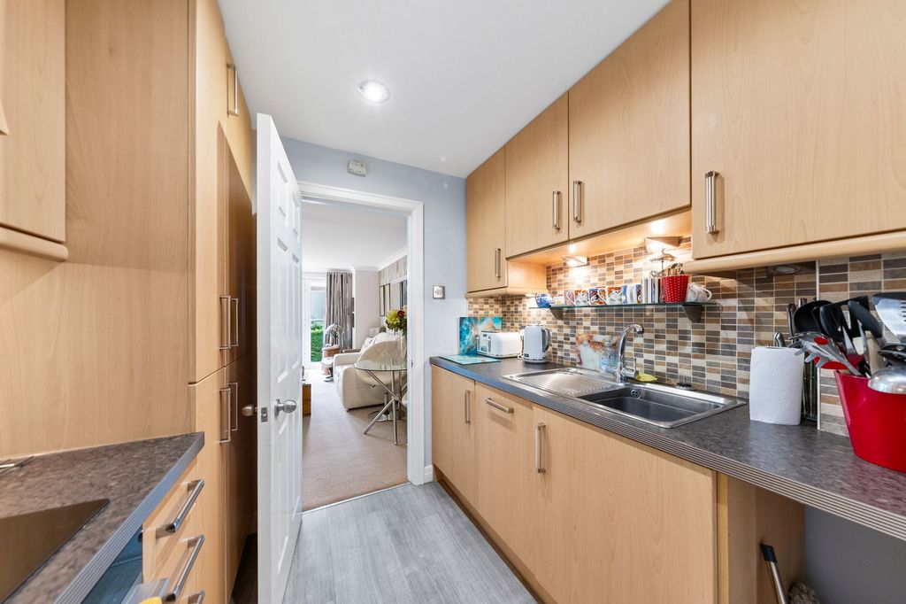 Additional image 4 of 2 bed flat for saleCliff Lane, Grappenhall WA4