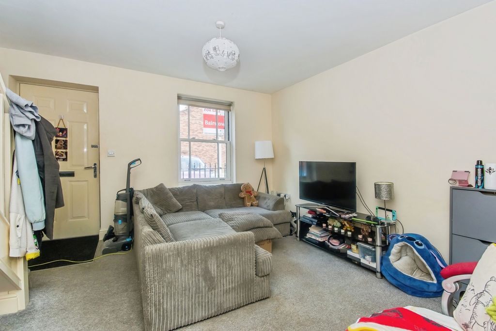 Property photo 3 of 17 Photo