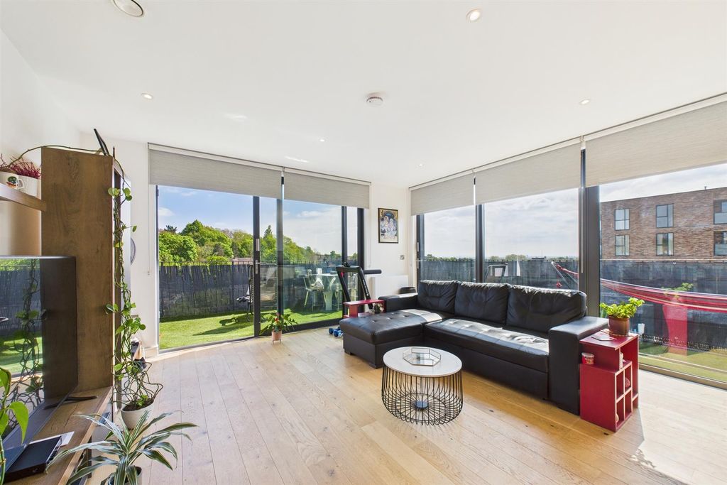 Property photo 1 of 17 Cam02700G0-Pr0289-Still029.Jpg