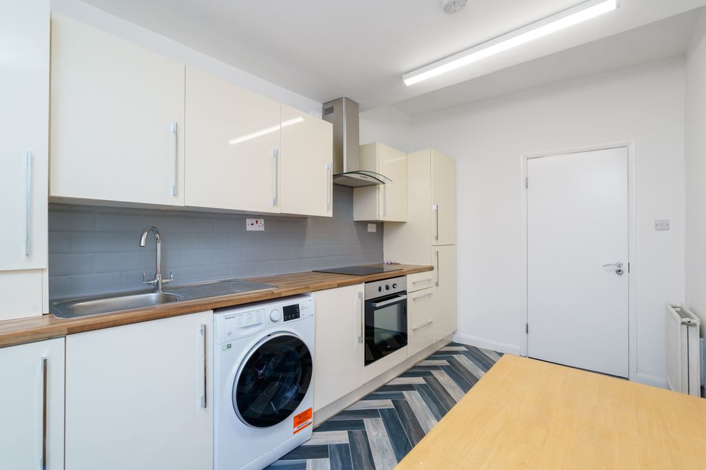 Property photo 3 of 10 Dsc07747-Edit