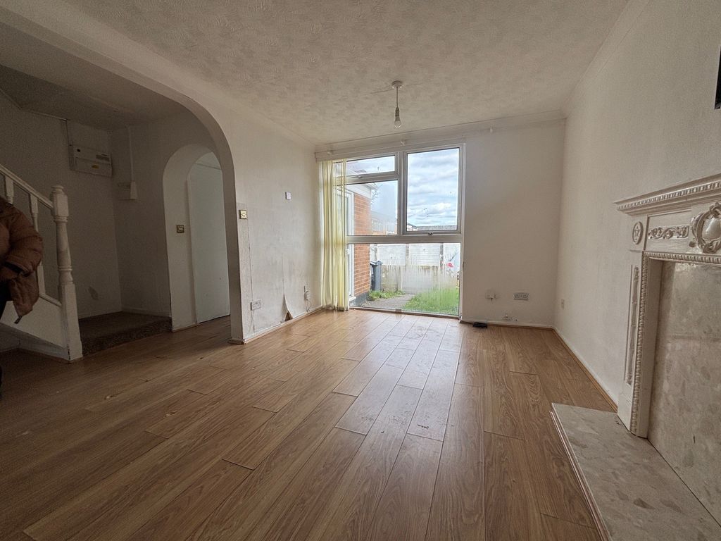 Property photo 2 of 8 Image