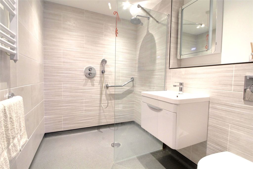 Property photo 1 of 8 Picture No. 04