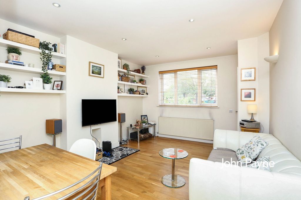 Property photo 2 of 10 Reception