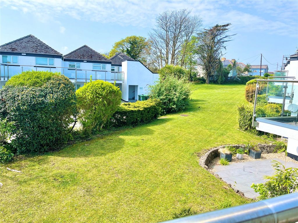 Property photo 1 of 14 Picture No. 12